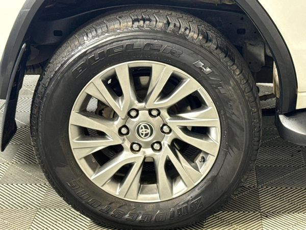 2021-Toyota-Fortuner-28-GD-6-4x4-VX-Auto image:6