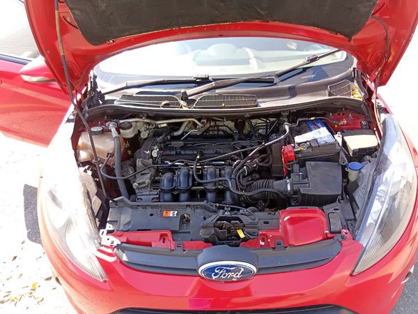 2011-Ford-Fiesta-16-Sport-5-dr image:15