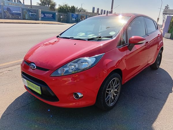 2011-Ford-Fiesta-16-Sport-5-dr image:1