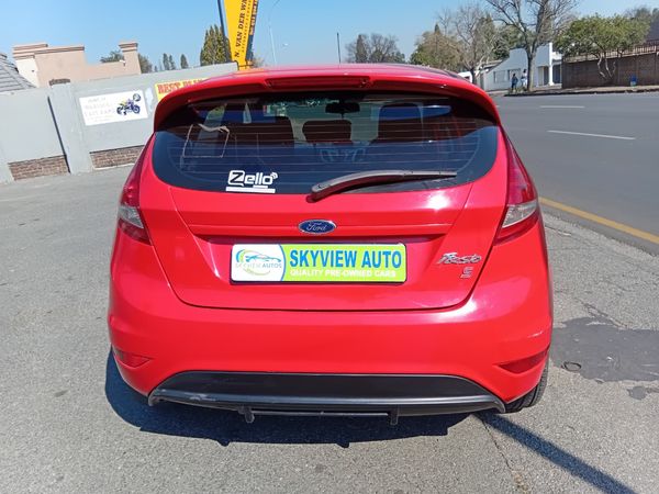 2011-Ford-Fiesta-16-Sport-5-dr image:5