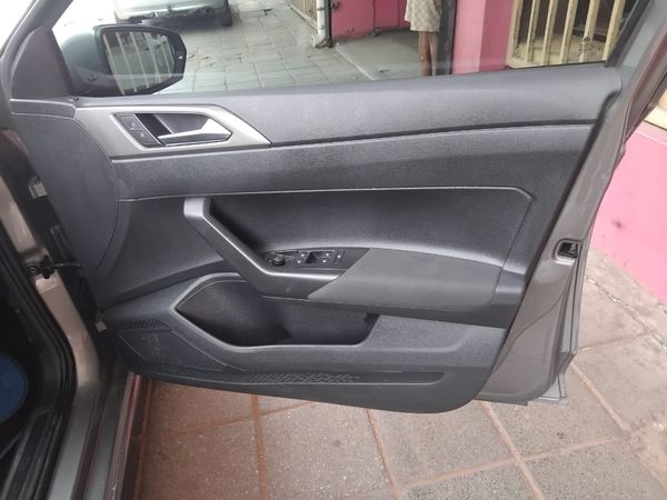 2020-Volkswagen-Polo-10-TSI-Comfortline image:10