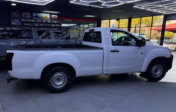 2023-Isuzu-D-Max-250C-Fleetside-Single-Cab image:9