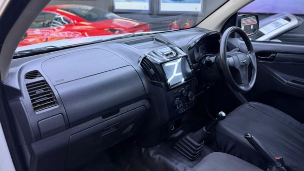 2023-Isuzu-D-Max-250C-Fleetside-Single-Cab image:14