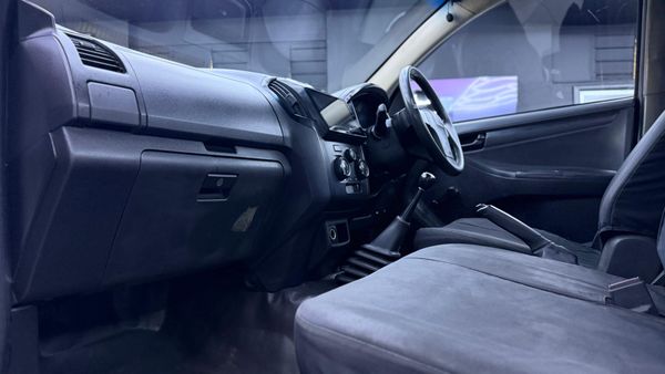 2023-Isuzu-D-Max-250C-Fleetside-Single-Cab image:16