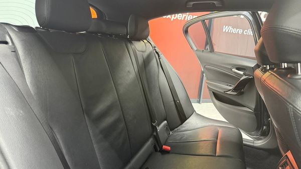2018-BMW-1-Series-M140i-5-dr-Auto image:17