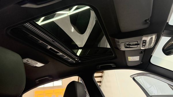 2018-BMW-1-Series-M140i-5-dr-Auto image:23