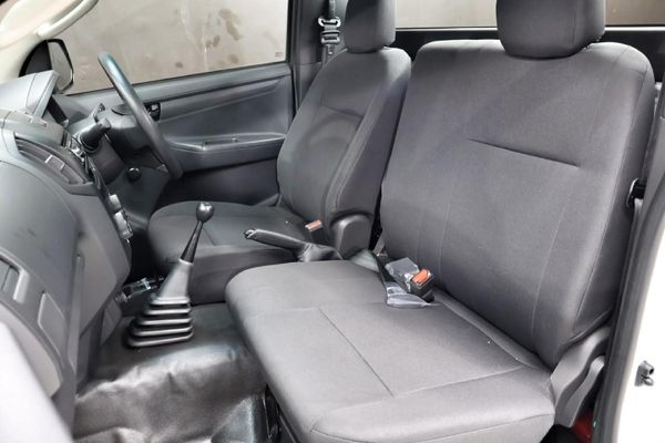 2026-Isuzu-D-Max-250C-Fleetside-Single-Cab image:11