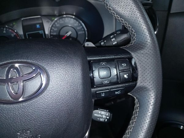 2025-Toyota-Hilux-28GD-6-GR-Sport-Double-Cab-4x4 image:9