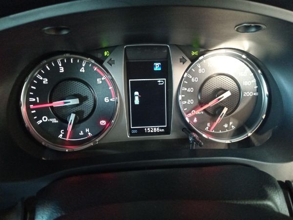 2025-Toyota-Hilux-28GD-6-GR-Sport-Double-Cab-4x4 image:11