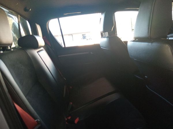 2025-Toyota-Hilux-28GD-6-GR-Sport-Double-Cab-4x4 image:13