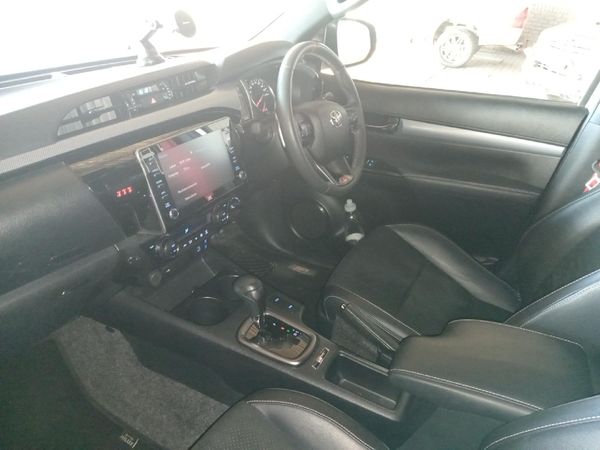 2025-Toyota-Hilux-28GD-6-GR-Sport-Double-Cab-4x4 image:6