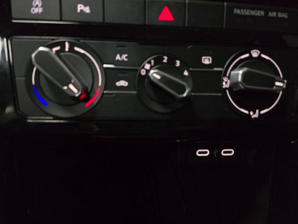 2025-Volkswagen-T-Cross-10-TSI-Life-Auto image:11
