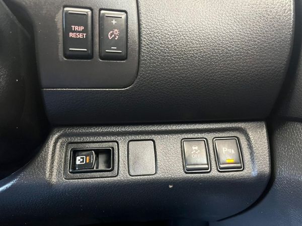 2024-Nissan-Navara-25-DDTi-PRO-4X-4X4-Auto-Double-Cab image:19