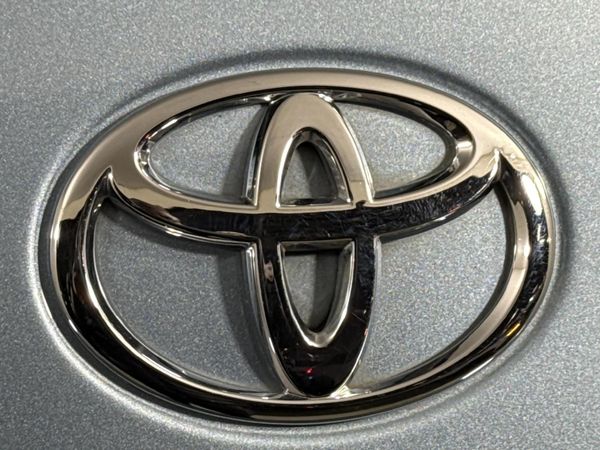 2017-Toyota-Corolla-16-Prestige-Auto image:11