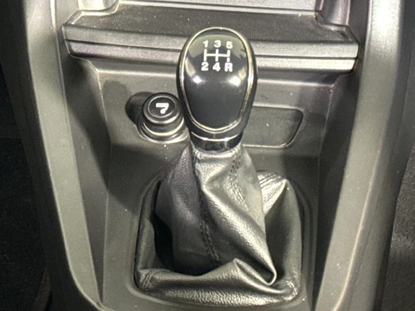 2018-Ford-Figo-15-Trend-5-dr image:9