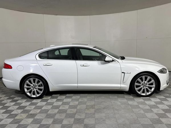 2012-Jaguar-XF-22-D-Premium-Luxury image:15