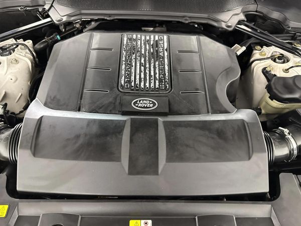 2018-Land-Rover-Range-Rover-50-Vogue-SE-386kW image:9
