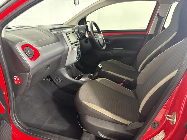 2020-Toyota-Aygo-10-X-Play-5-dr image:8
