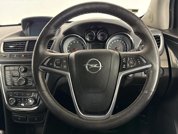 2015-Opel-Mokka-X-14T-Cosmo image:11