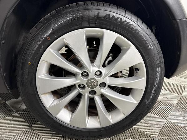 2015-Opel-Mokka-X-14T-Cosmo image:5