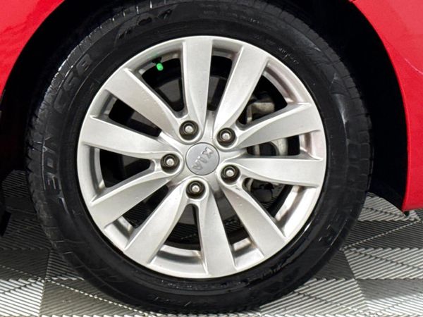 2016-Kia-Cerato-20-EX-5-dr image:5