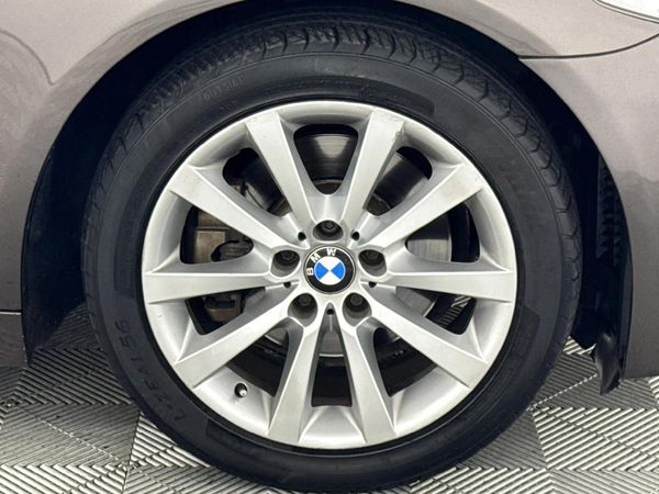 2013-BMW-5-Series-528i-Luxury-Auto image:5