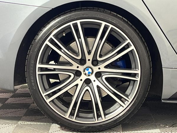 2017-BMW-5-Series-540i-M-Sport-Auto image:6