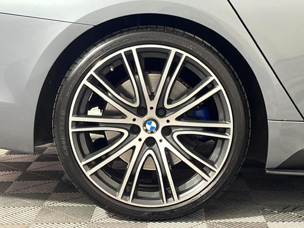 2017-BMW-5-Series-540i-M-Sport-Auto image:7