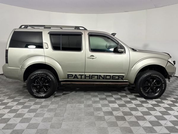 2013-Nissan-Pathfinder-25-dCi-SE-Auto image:16