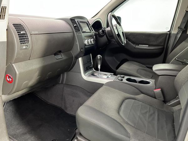2013-Nissan-Pathfinder-25-dCi-SE-Auto image:8