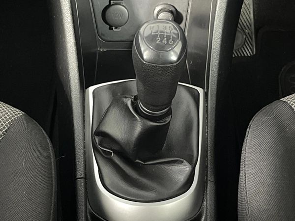 2014-Hyundai-Accent-16-GL-Motion image:10