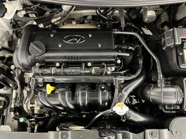 2014-Hyundai-Accent-16-GL-Motion image:12