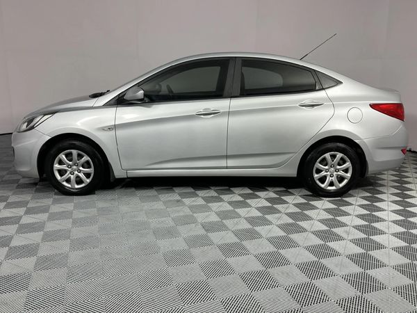 2014-Hyundai-Accent-16-GL-Motion image:17