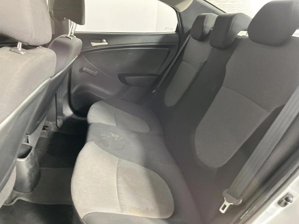 2014-Hyundai-Accent-16-GL-Motion image:3