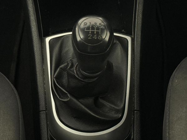 2014-Hyundai-Accent-16-GLS-Fluid image:10