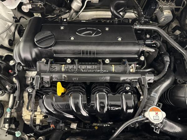 2014-Hyundai-Accent-16-GLS-Fluid image:13