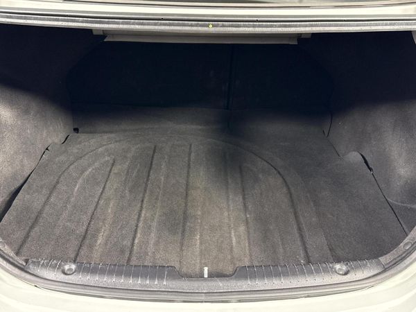 2014-Hyundai-Accent-16-GLS-Fluid image:14