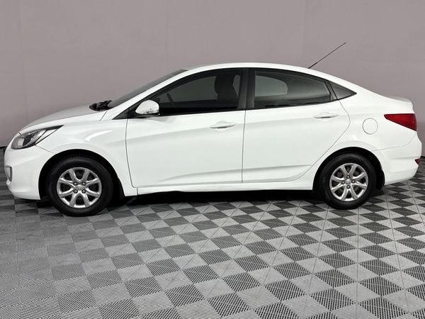 2014-Hyundai-Accent-16-GLS-Fluid image:19