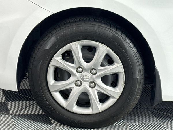 2014-Hyundai-Accent-16-GLS-Fluid image:4