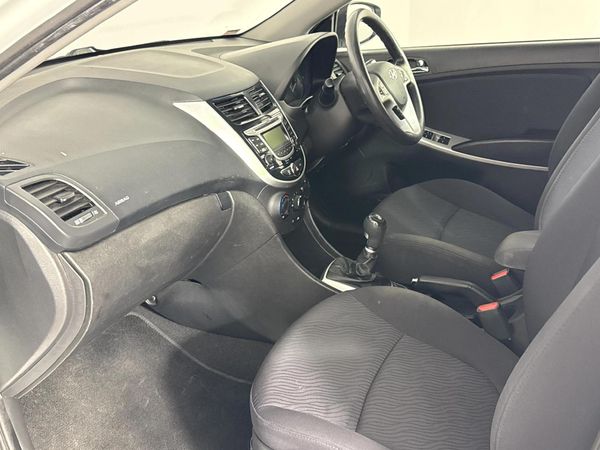 2014-Hyundai-Accent-16-GLS-Fluid image:8