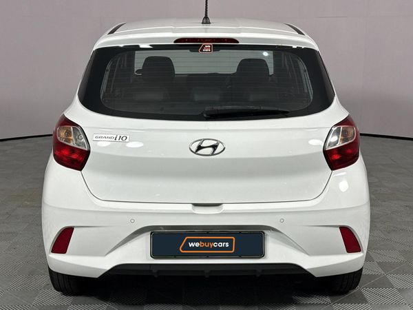 2021-Hyundai-Grand-i10-10-Fluid image:15