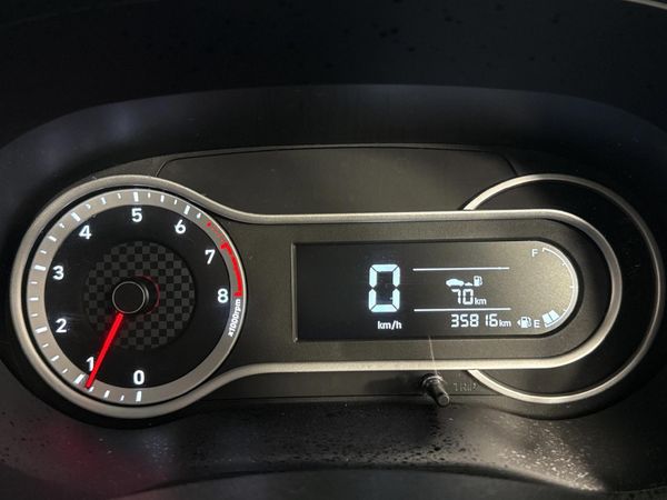 2021-Hyundai-Grand-i10-10-Fluid image:2