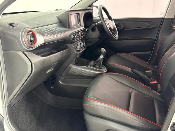 2021-Hyundai-Grand-i10-10-Fluid image:5