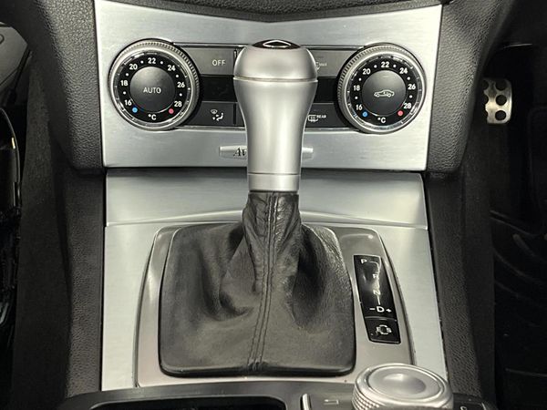 2010-Mercedes-Benz-C-Class-C-220-CDi-BE-Avantgarde-Auto image:6