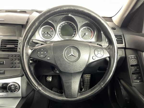2010-Mercedes-Benz-C-Class-C-220-CDi-BE-Avantgarde-Auto image:7