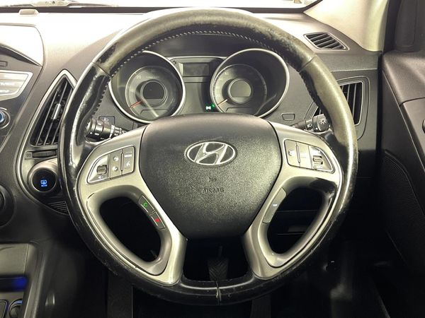 2015-Hyundai-ix35-17-CRDi-Premium image:9
