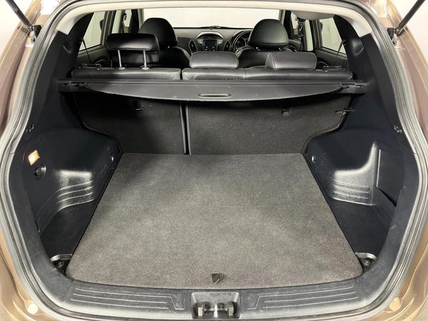 2015-Hyundai-ix35-17-CRDi-Premium image:11