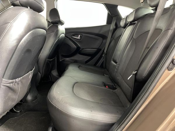 2015-Hyundai-ix35-17-CRDi-Premium image:3