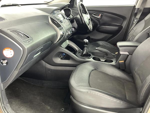 2015-Hyundai-ix35-17-CRDi-Premium image:5