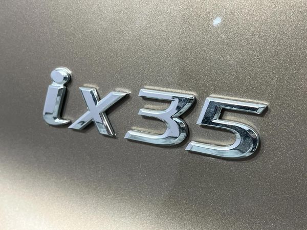 2015-Hyundai-ix35-17-CRDi-Premium image:8